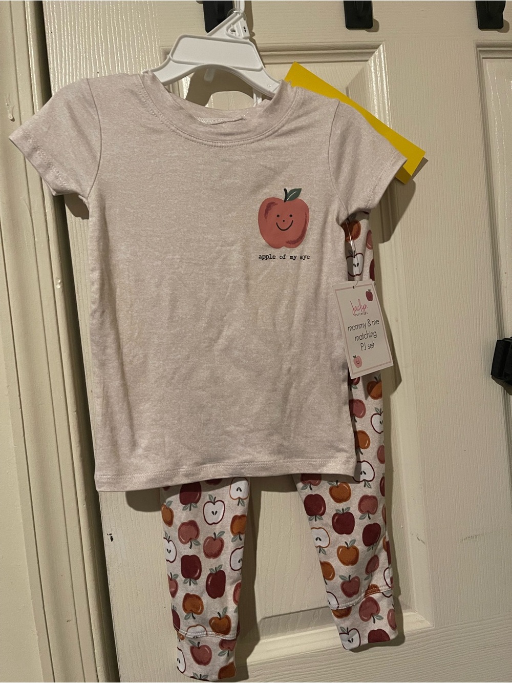 Jaclyn Mommy and Me, girls off white & red Apple Print Short Sleeve Pajama Set